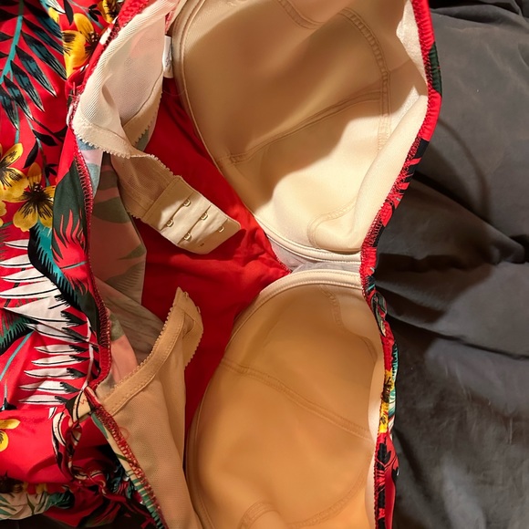 Bra size 38H bottom L with tie sides. New with tags and hygiene strip intact - Picture 2 of 7